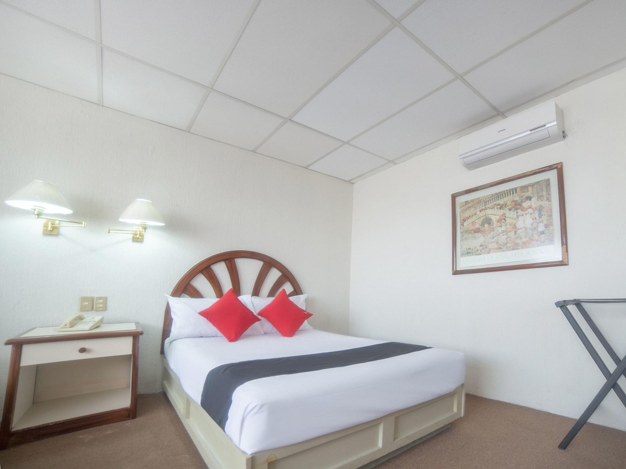 Capital O Hotel Casa Real Celaya 塞拉亚 外观 照片