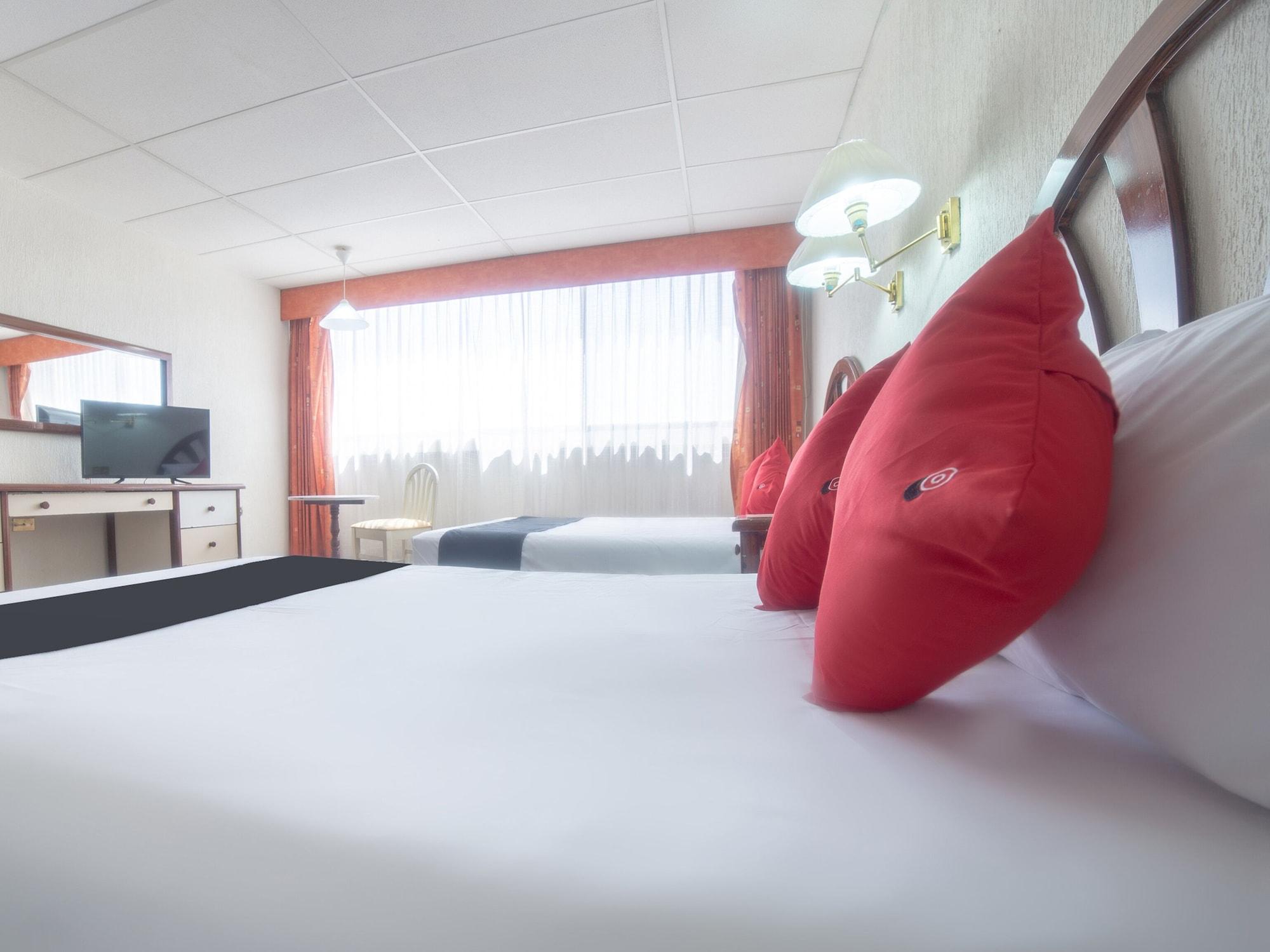Capital O Hotel Casa Real Celaya 塞拉亚 外观 照片