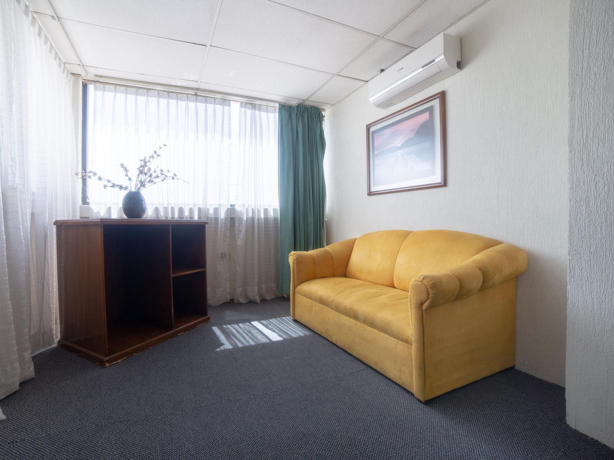 Capital O Hotel Casa Real Celaya 塞拉亚 外观 照片