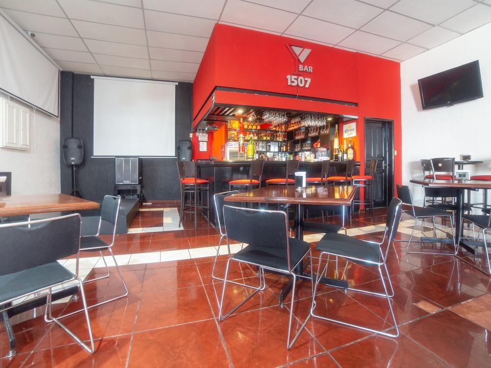 Capital O Hotel Casa Real Celaya 塞拉亚 外观 照片