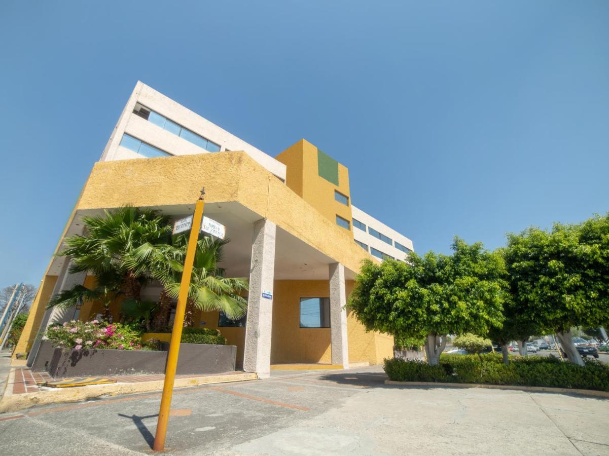 Capital O Hotel Casa Real Celaya 塞拉亚 外观 照片
